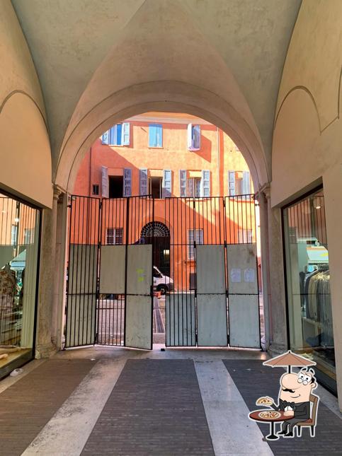 Gli esterni di Pasticceria Solmi