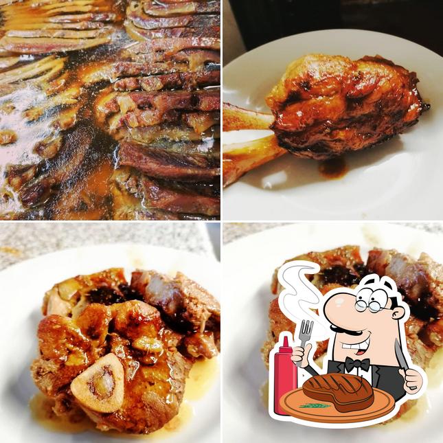 C'è un'ampia selezione di pasti per gli amanti della carne C'è un'ampia selezione di pasti per gli amanti della carne