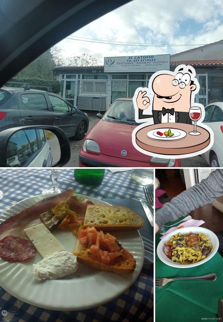 La cibo e esterno del ristorante