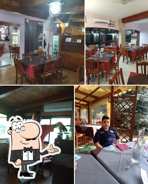 Gli interni di Anema e Pizza di Capozzi Amodio