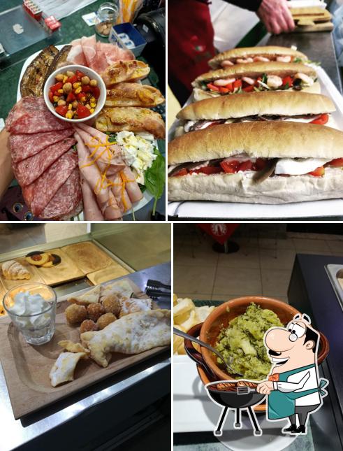Ordina i un pasto a base di carne a Bar Mauro
