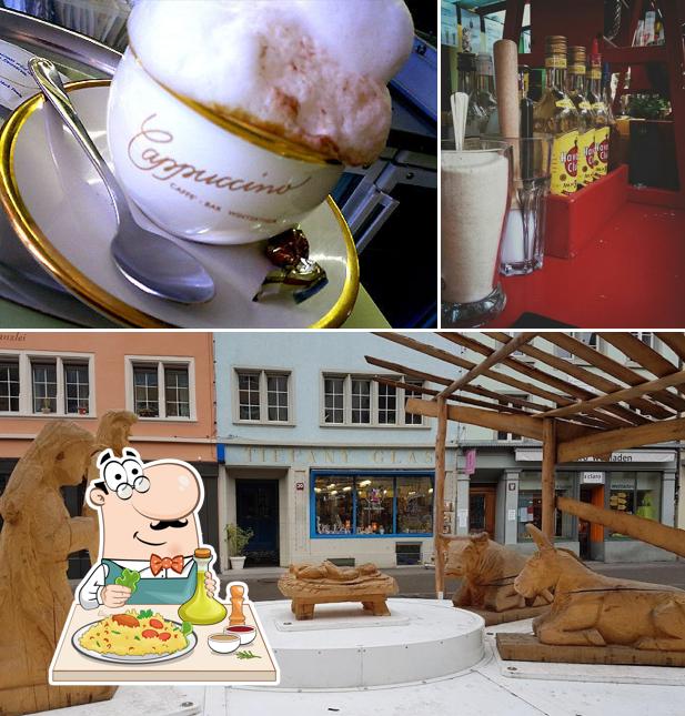 La foto della cibo e esterno di Caffè Cappuccino