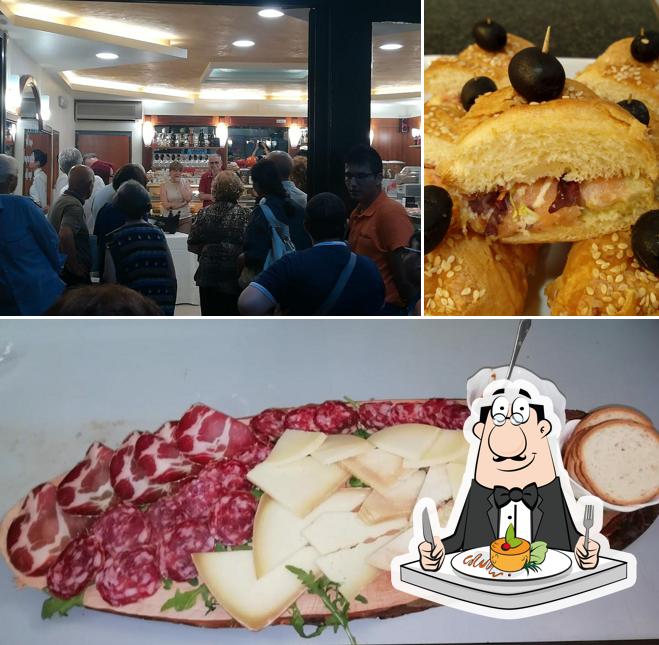 La cibo e bancone da bar del ristorante