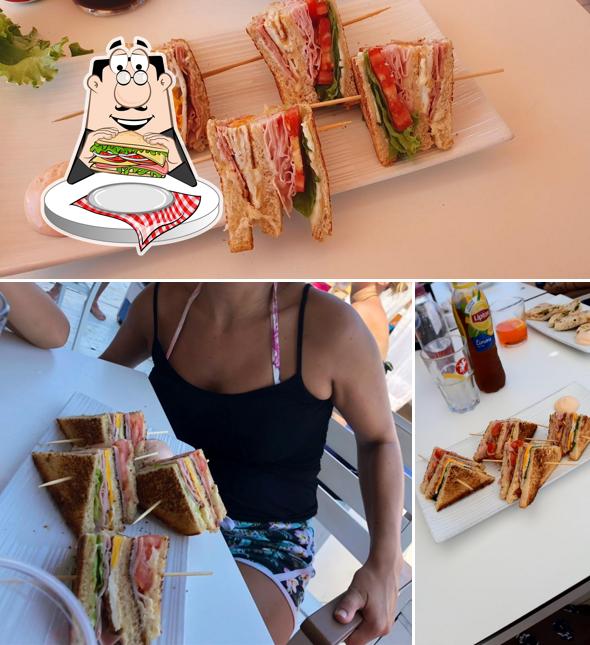 Club sandwich al La Duna Restaurant & Beach Bar