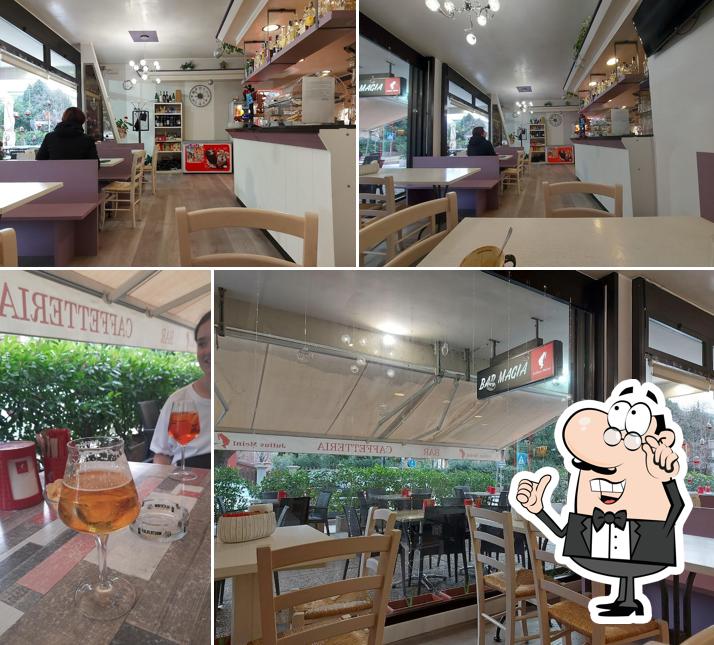 Dai un'occhiata agli interni di Bar Magia