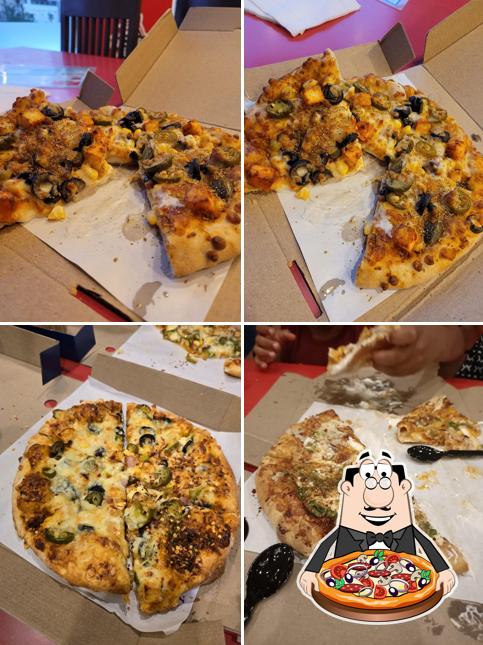 Order pizza at Woklee Pizza