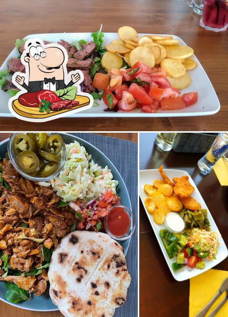 Ordina i piatti di carne a Bistro Kavon
