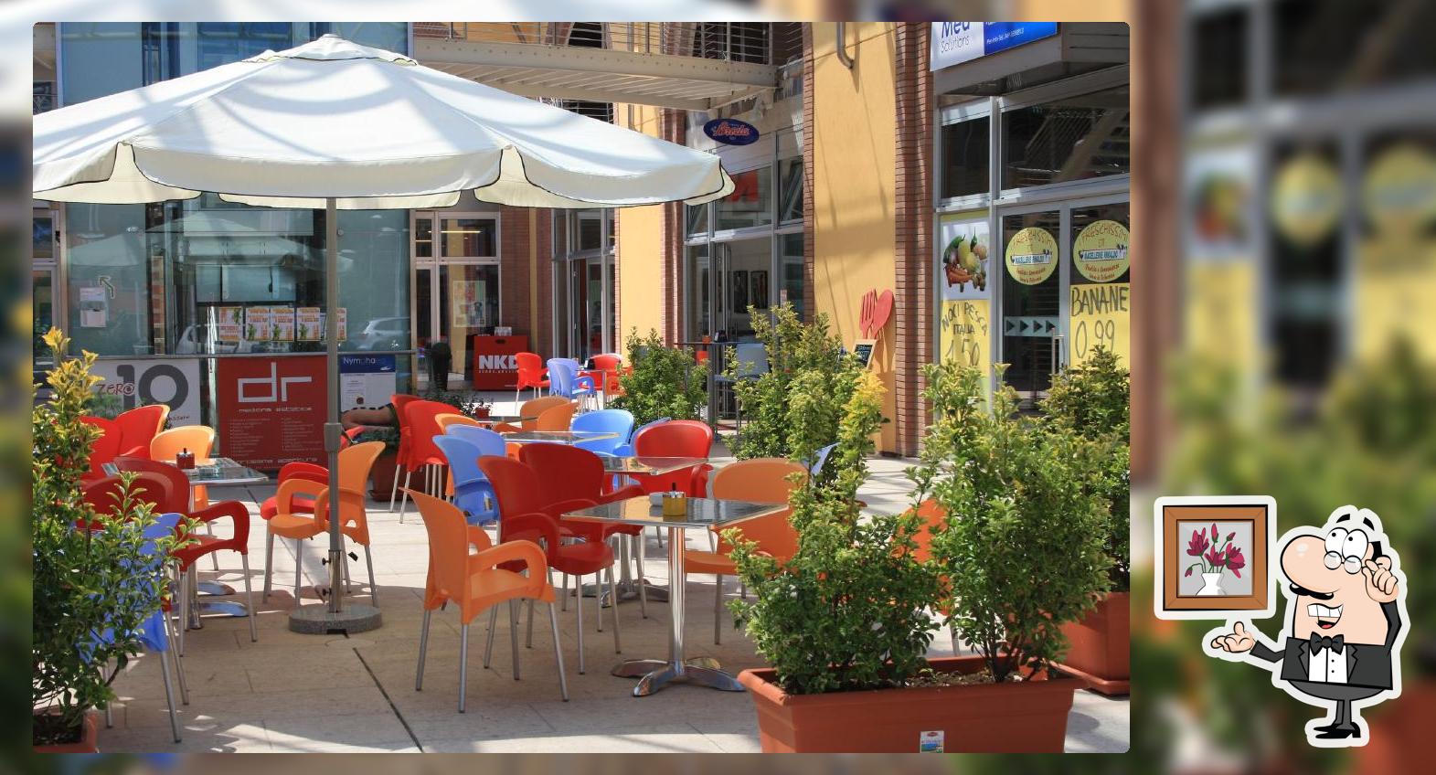 Siediti a un tavolo di BAR RISTORANTE GALLERIA