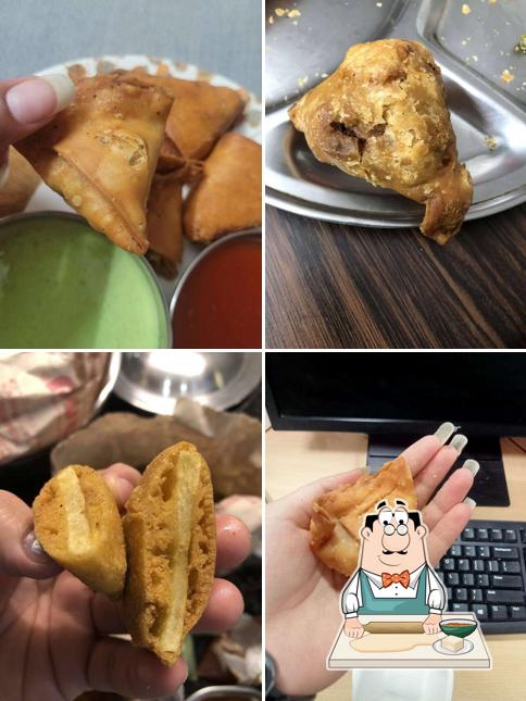 Samosa at Nand Sweets HOUSE OF NAND
