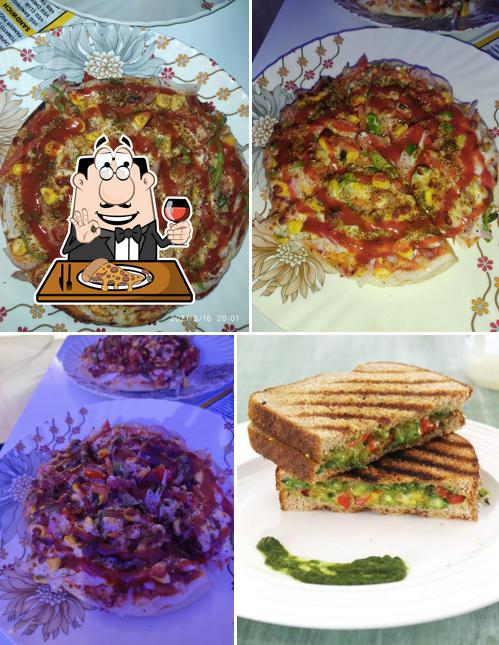 Try out pizza at Sarvesh juice center