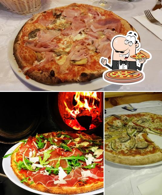 Scegli una pizza a Ristorante Pizzeria Dolomiti