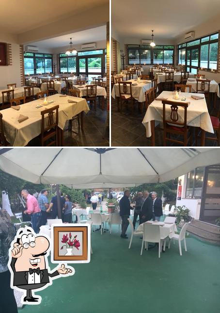Siediti a un tavolo di Elysium Ristorante