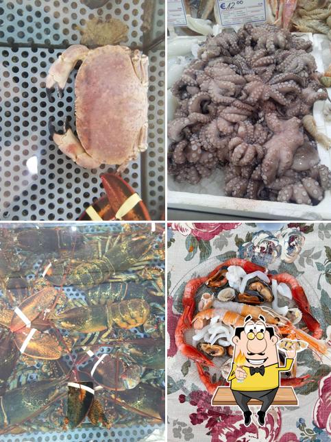 Agrimare Di Francesco Cannito serve un'ampia varietà di piatti di mare