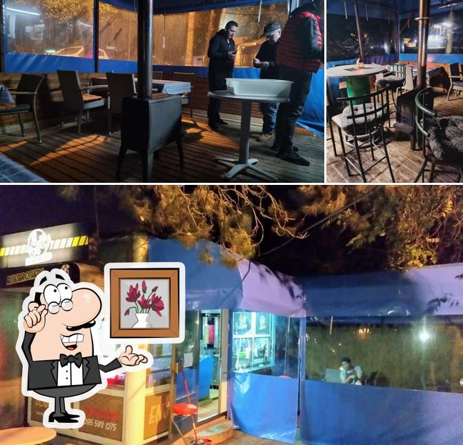 Bluesbrothers fast food si caratterizza per la interni e esterno