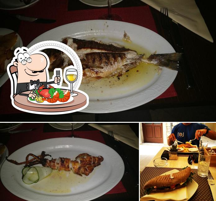 Ordina la cucina di mare a Caffe Bar Niko