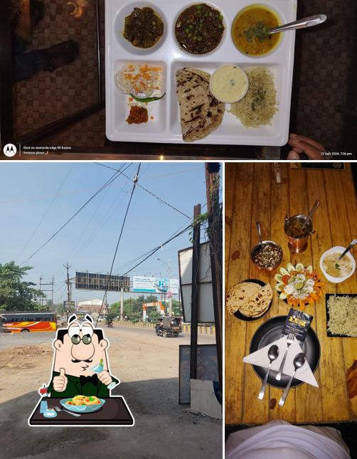 The photo of Khana ghar maa ki pasand’s food and exterior