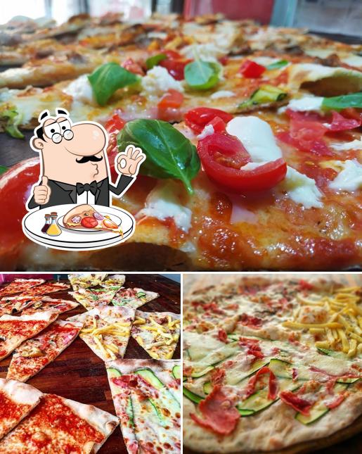 A Pizzeria del conero, puoi ordinare una bella pizza