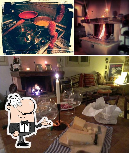 Dai un’occhiata alla immagine che raffigura la interni e cibo di Taverna Cosemaiviste