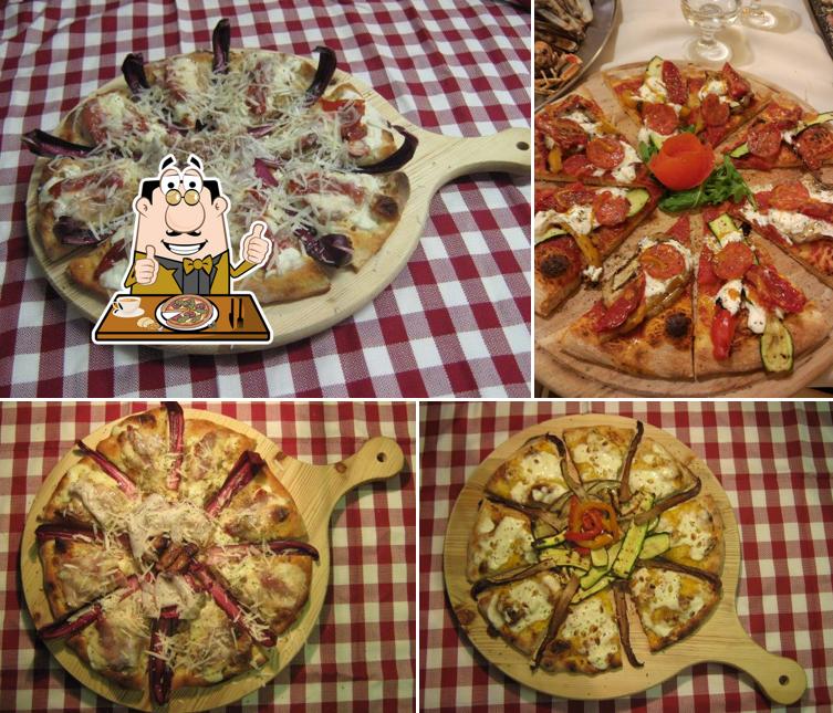 Scegli una pizza a Antica Osteria Pava