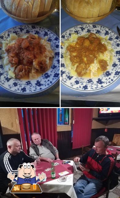 La foto di cibo e interni da Gostionica Lovac