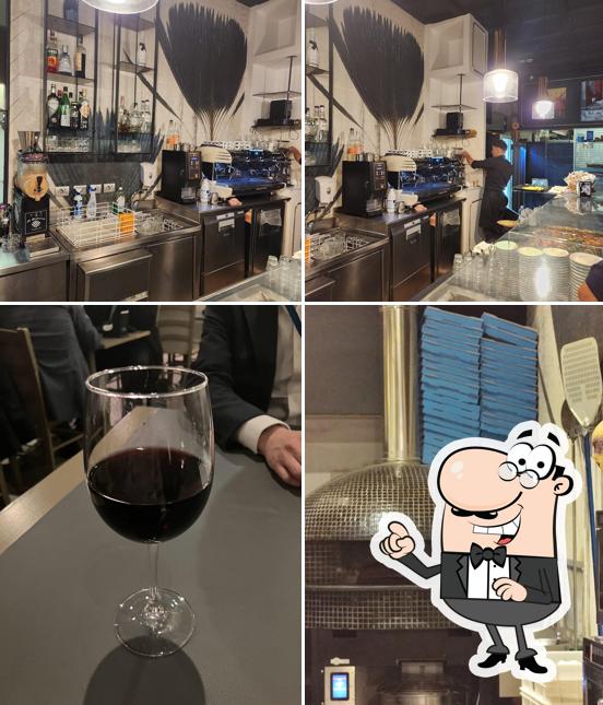 Dai un'occhiata agli interni di PizzaNapoli