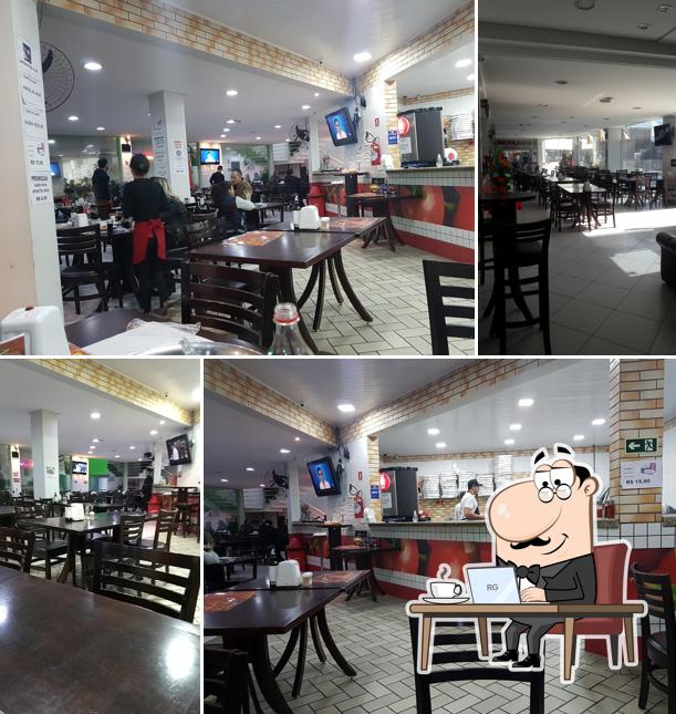 O interior do El Tomato Pizzaria
