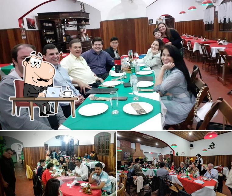 Veja imagens do interior do Guida Pizzaria Esfihas