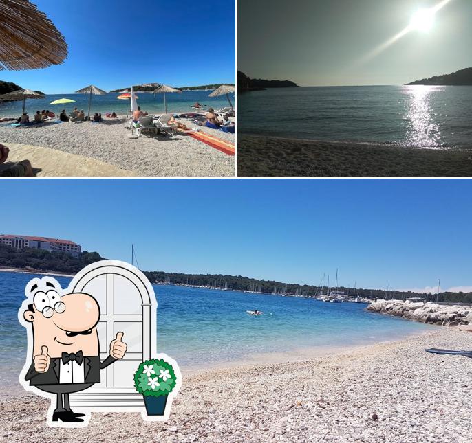 Goditi la vista dagli esterni di Batana Beach Bar