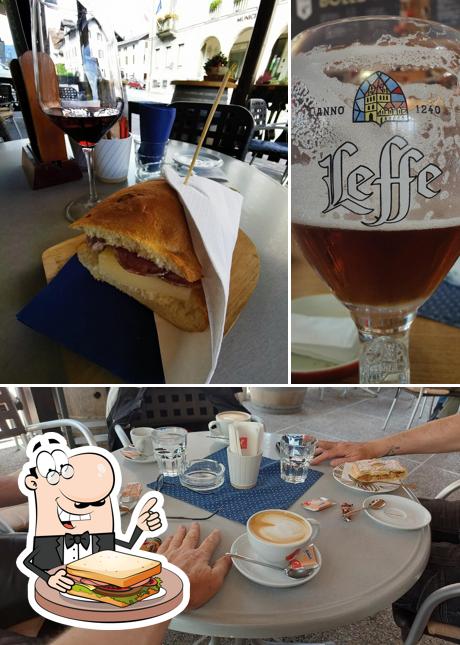 Toast al formaggio al Caffe' Moderno