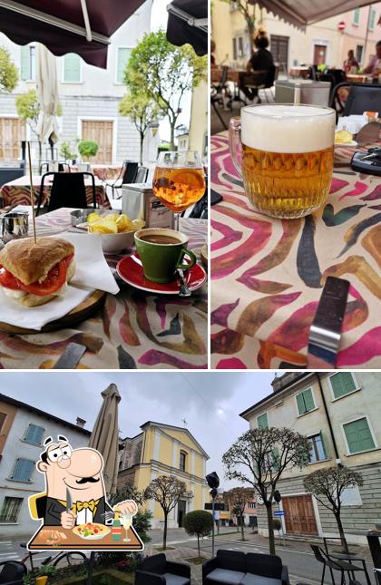 La foto di cibo e esterno da Caffè Plaza