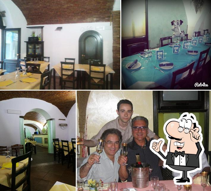 Dai un'occhiata agli interni di Pizzeria Amyhico di Henrico Sulis (ex Voltavela)