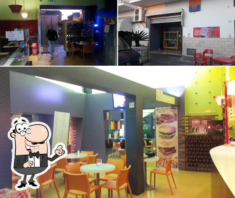 Dai un'occhiata agli interni di Break Cafe Di Romano Sandra