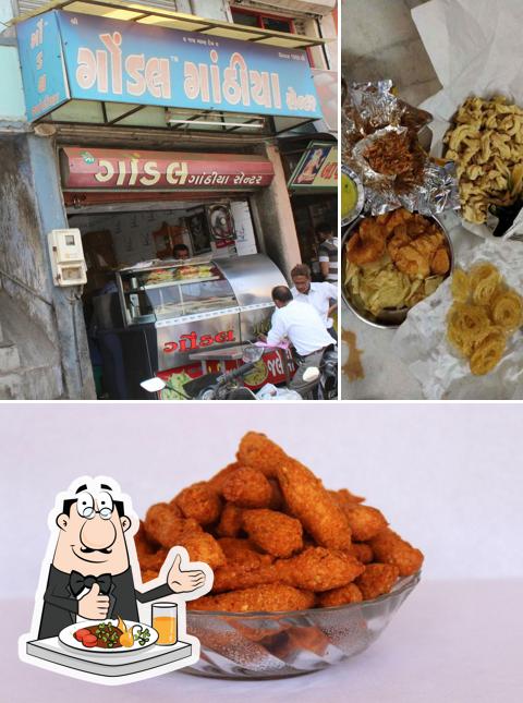 Food at Gondal Gathiya Center Gathiya Shop