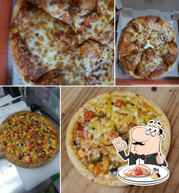 Try out pizza at Cheelizza India ka pizza