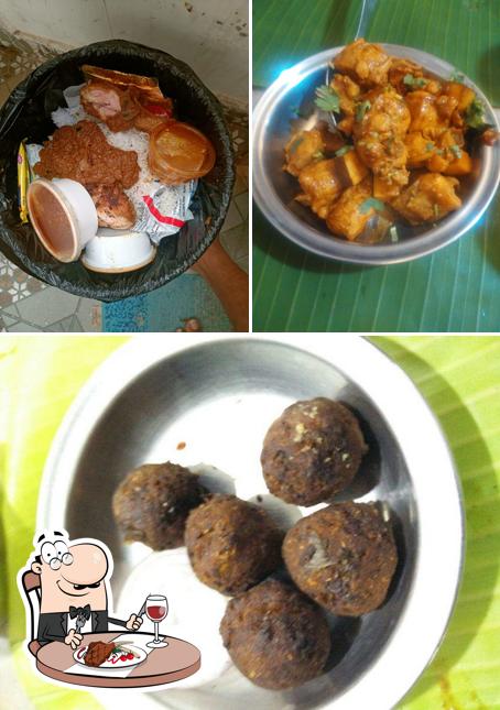 Hotel Junior Kuppanna offers meat dishes