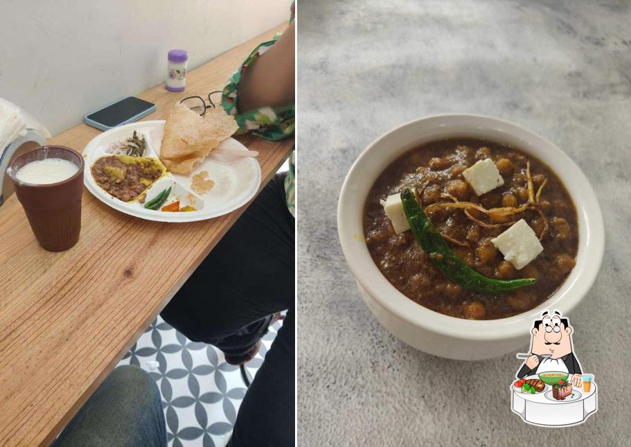 Hot and sour soup at Om Corner - Karol Bagh Wale