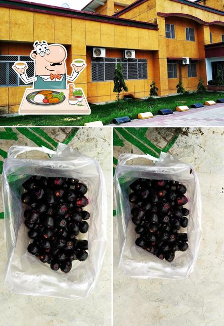 Among various things one can find food and interior at ICH