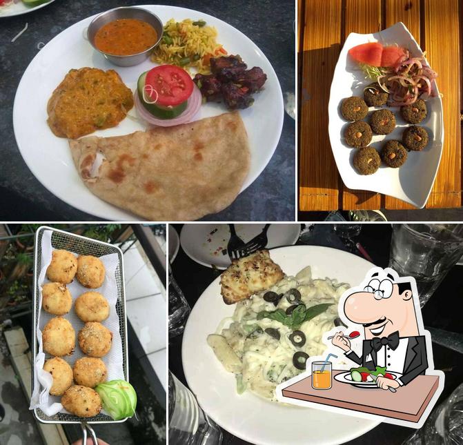 Food at Ten 11 Lounge & Bar