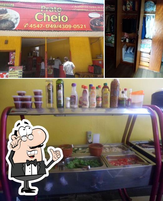 O interior do Restaurante Prato Cheio