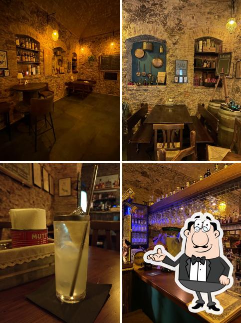 Dai un'occhiata agli interni di La Cantina degli Spiriti