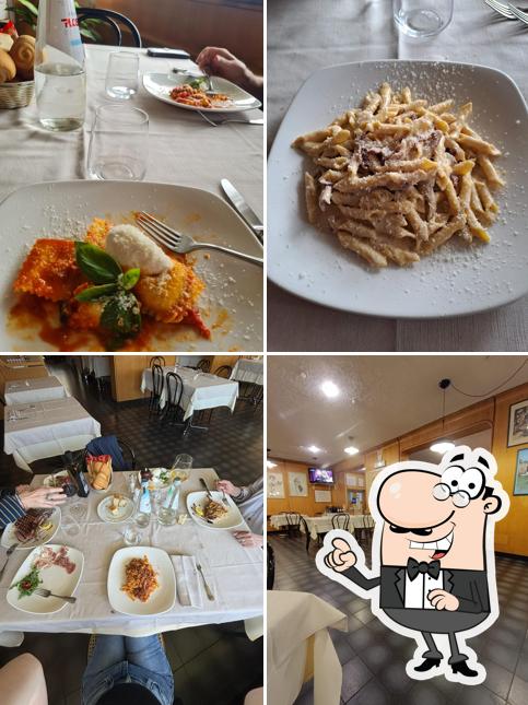 Tra le diverse cose da Tre Galletti si possono trovare la interni e bevanda
