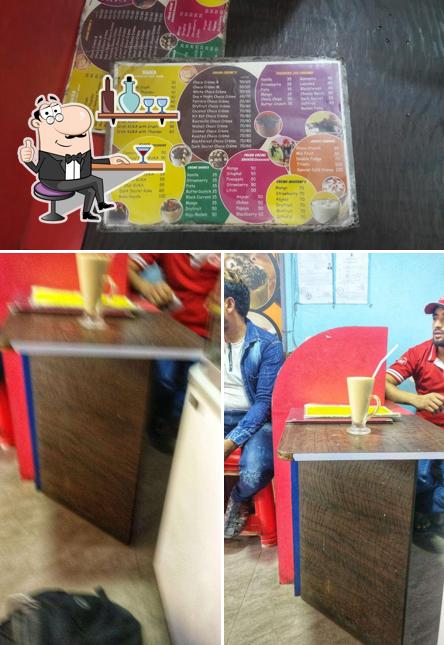 Check out how CAFE CREEMY looks inside