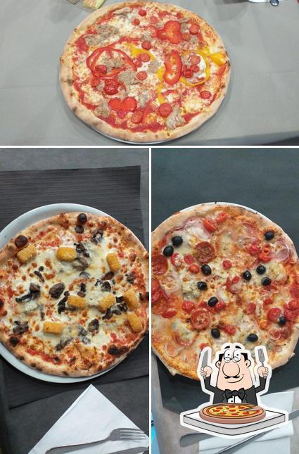 Scegli tra le svariate varianti di pizza