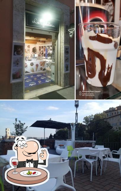 La foto di cibo e interni da La Gelateria