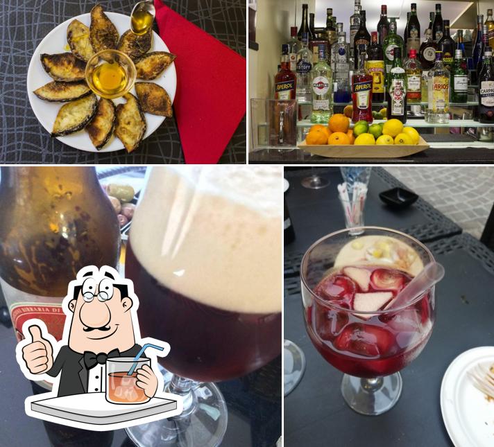 Dai un’occhiata alla foto che raffigura la bevanda e cibo di Bar El Bigote