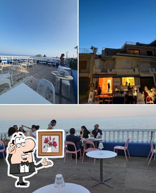 Gli interni di Jenko bar