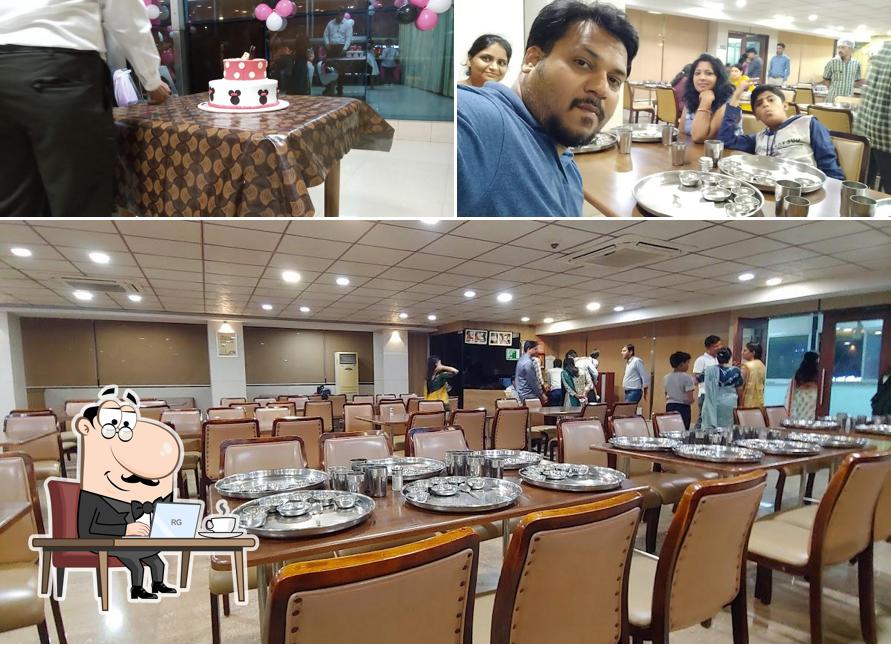 Check out how Sasumaa Gujarati Thali looks inside
