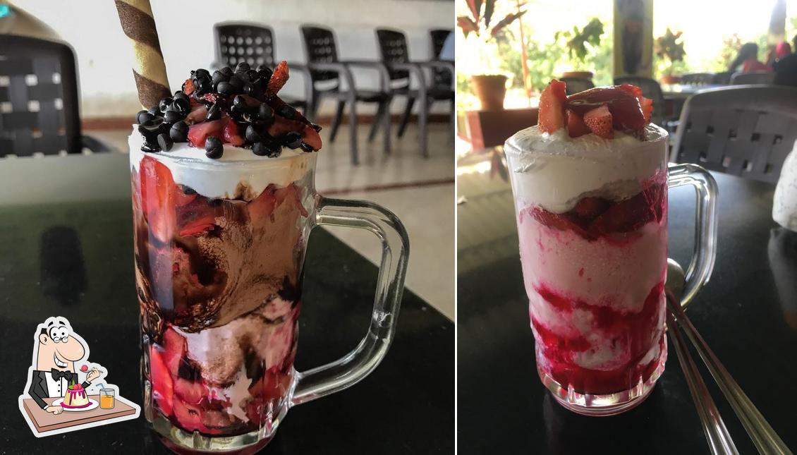 Strawberry D-Lite serves a range of sweet dishes