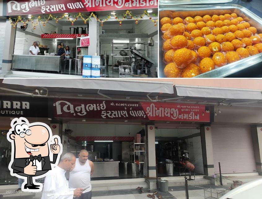 Vinubhai Farsan Vada Shrinathji Namkeen