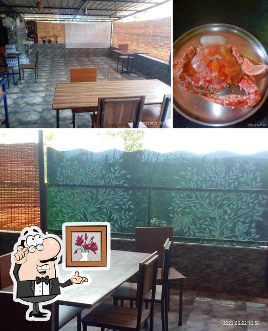 Among different things one can find interior and food at Yatish bar restaurant Gaonkar wada